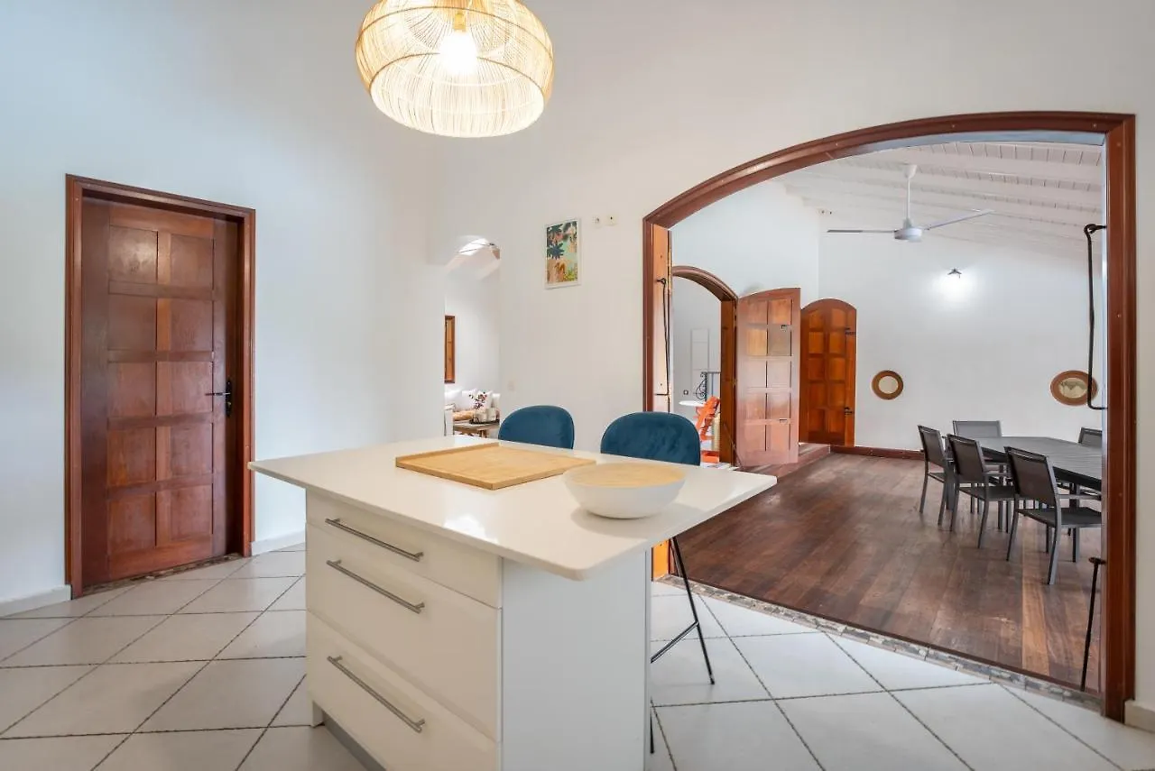 Corossol Villa D'Exception Avec Piscine Pour 14 Personnes Le Gosier